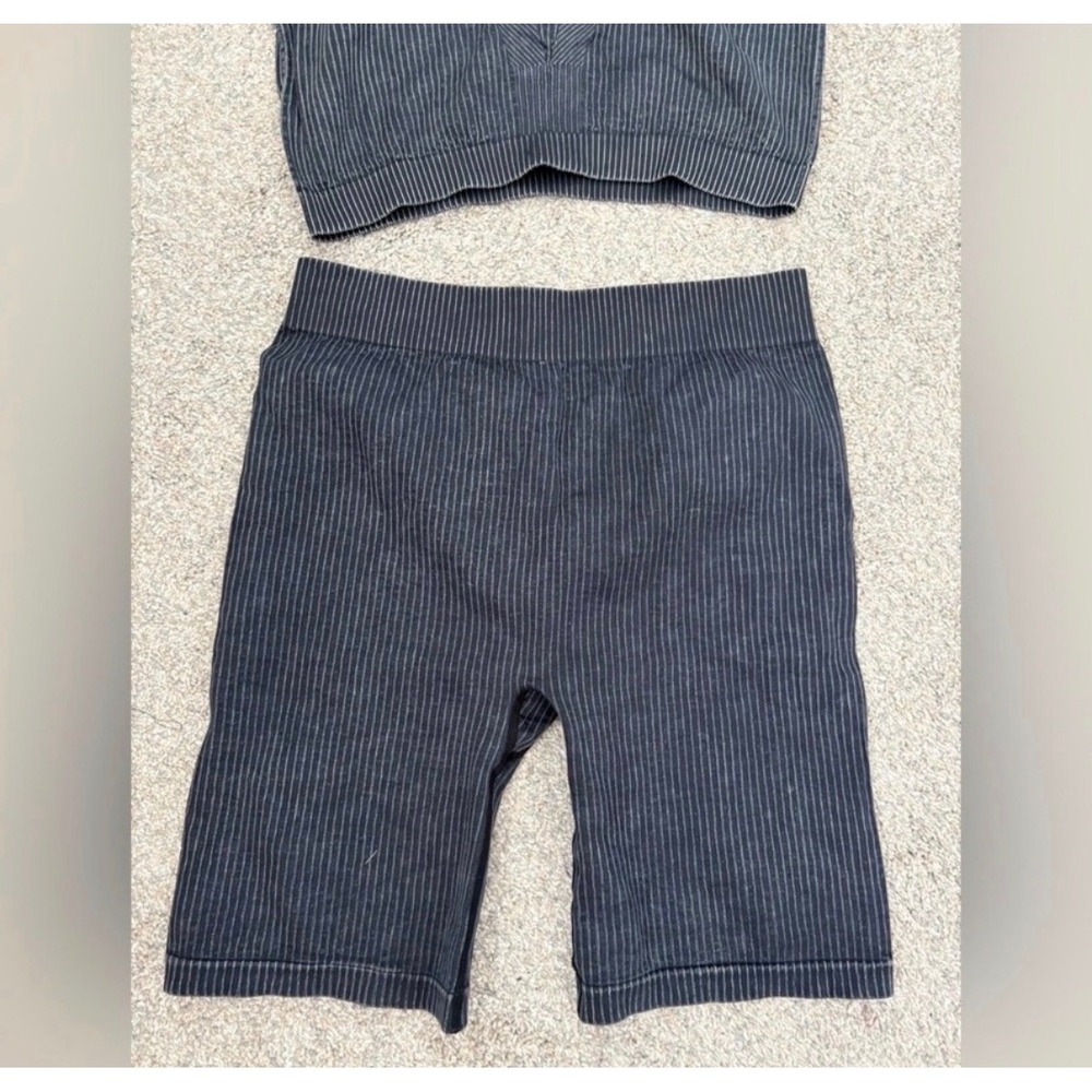 Daisy Two-Piece Ribbed Workout Set Black/Dark Grey Bra & Biker Shorts NWT- XXXL - Picture 3 of 5